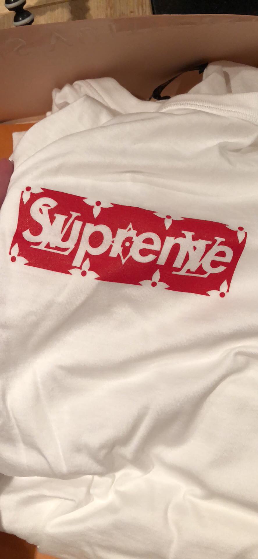 Fake vs Real : Supreme x Louis Vuitton Box Logo T-Shirt – Sir_Pierre&#39;s Godispåse